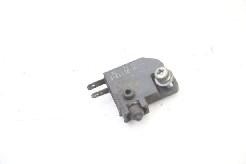 photo de CONTACTOR DE LUZ DE FRENO IZQUIERDO SUZUKI BURGMAN 125 (2007 - 2014)