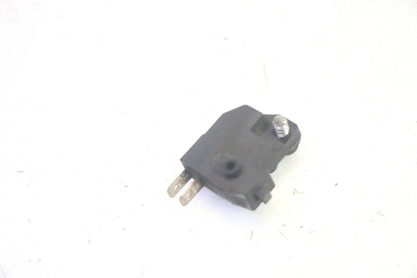 photo de CONTACTOR DE LUZ DE FRENO IZQUIERDO SUZUKI BURGMAN 125 (2007 - 2014) - Otra perspectiva