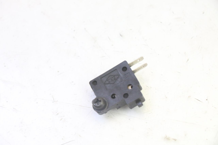 photo de CONTACTOR DE LUZ DE FRENO IZQUIERDO KYMCO DINK STREET 125 (2009 - 2014)