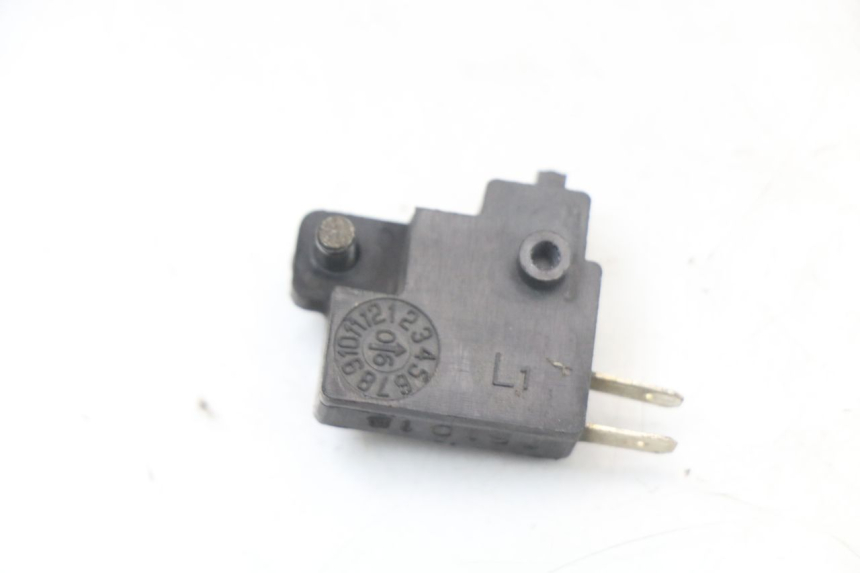 photo de Interruptor de luz de freno izquierdo KYMCO XCITING 250 (2006 - 2009)