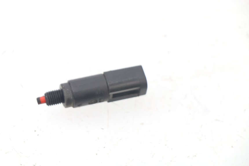 photo de LUZ FRENO INTERRUPTOR IZQUIERDA PIAGGIO LIBERTY 4T 50 (2018 - 2021)