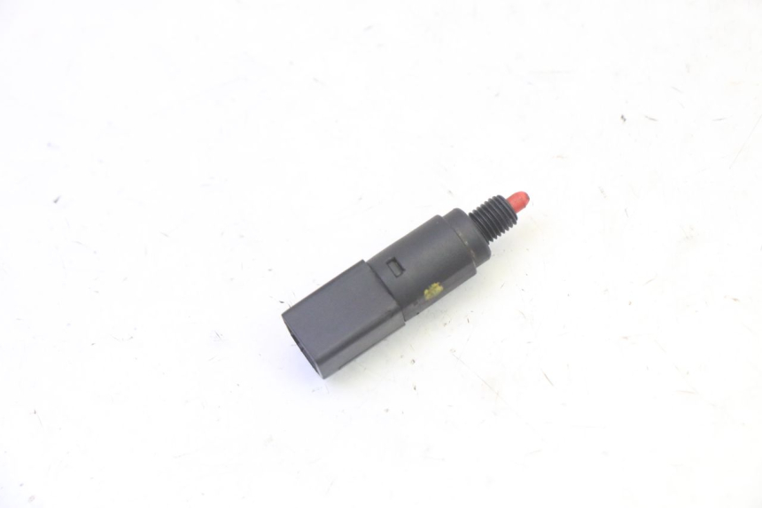 photo de LUZ FRENO INTERRUPTOR IZQUIERDA PIAGGIO MP3 125 (2006 - 2014)