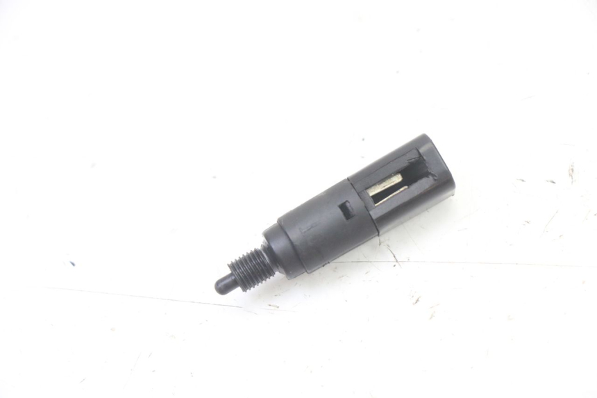 photo de LUZ FRENO INTERRUPTOR IZQUIERDA GILERA RUNNER SP 50 (2006 - 2008)