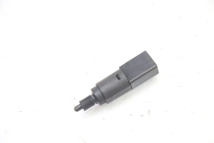 photo de LUZ FRENO INTERRUPTOR IZQUIERDA GILERA RUNNER SP 50 (2006 - 2008)