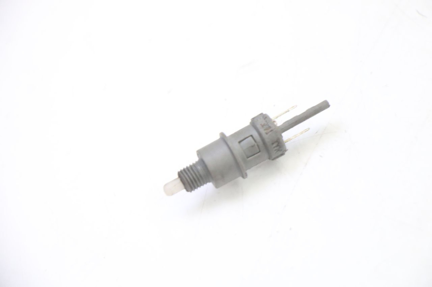 photo de CONTACTOR DE LUZ DE FRENOS IZQUIERDO PEUGEOT SPEEDAKE 50 (1995 - 1997)