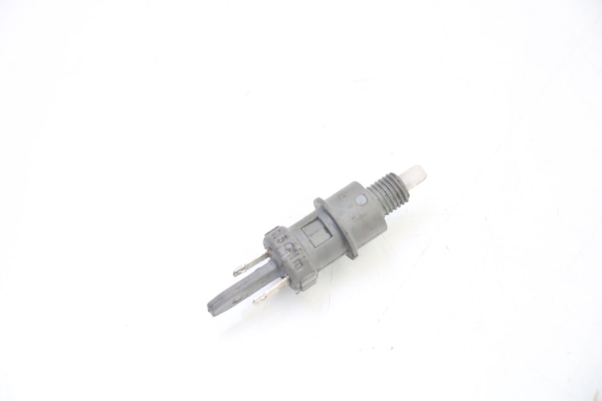 photo de CONTACTOR DE LUZ DE FRENOS IZQUIERDO PEUGEOT SPEEDAKE 50 (1995 - 1997)