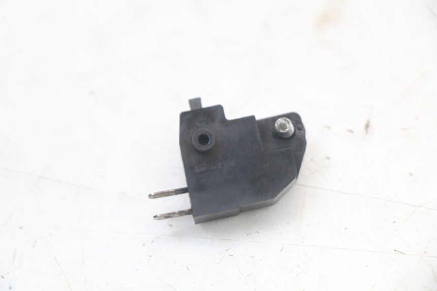 photo de CONTACTOR DE LUZ DE FRENO IZQUIERDO SUZUKI BURGMAN 125 (2007 - 2014)