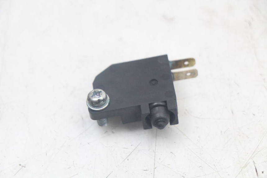 photo de CONTACTOR DE LUZ DE FRENO IZQUIERDO YAMAHA XMAX X-MAX ABS 125 (2017 - 2020)