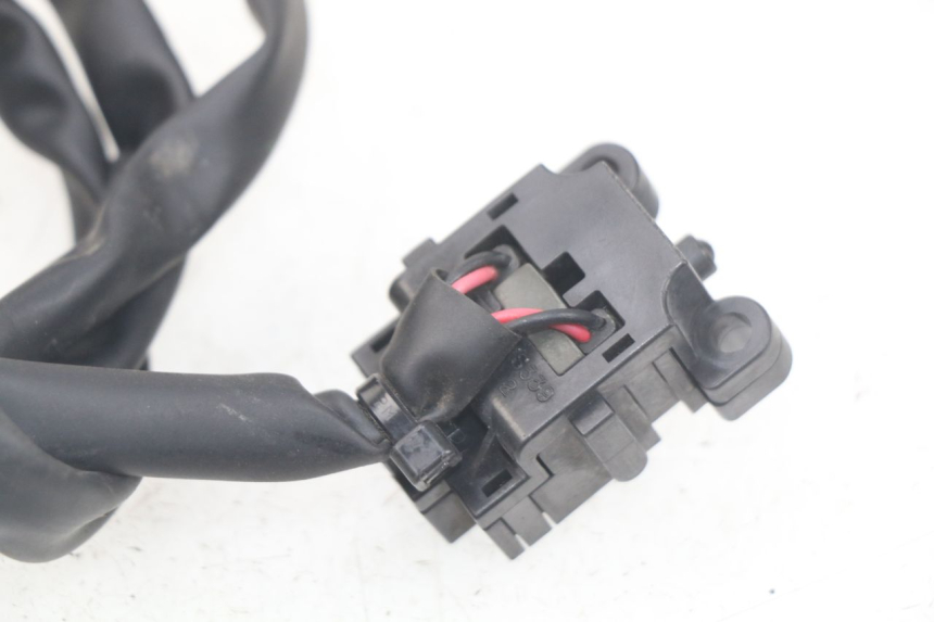 photo de LUZ FRENO INTERRUPTOR IZQUIERDA YAMAHA YP T-MAX TMAX 530 (2017 - 2020)