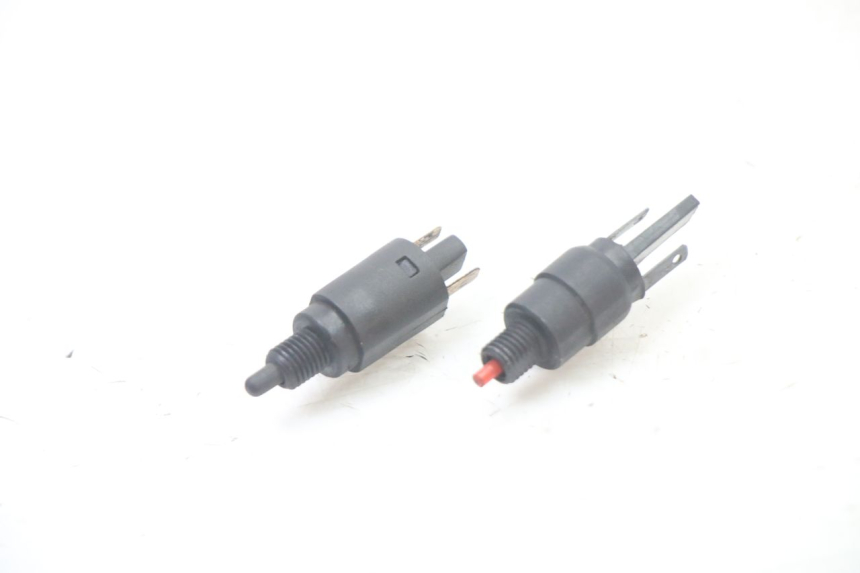 photo de LUZ FRENO INTERRUPTOR GILERA NEXUS 300 (2008 - 2013)