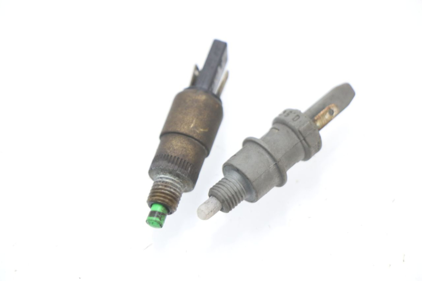 photo de LUZ FRENO INTERRUPTOR GILERA STALKER 50 (1997 - 2005)