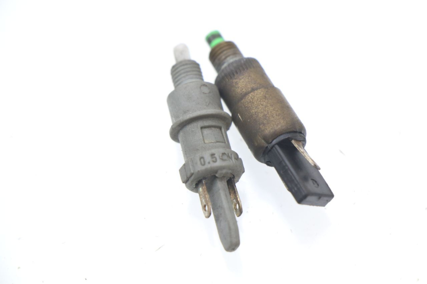 photo de LUZ FRENO INTERRUPTOR GILERA STALKER 50 (1997 - 2005)