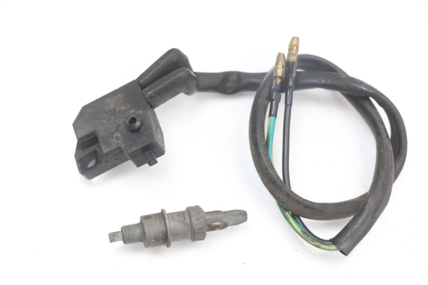 photo de CONTACTOR DE LUZ DE FRENO PEUGEOT KISBEE 4T 50 (2018 - 2022)