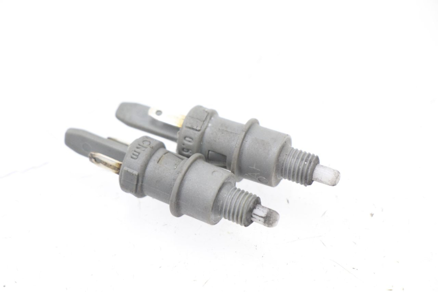 photo de INTERRUPTOR DE LUZ DE FRENO PEUGEOT LUDIX 50 (2005 - 2007)