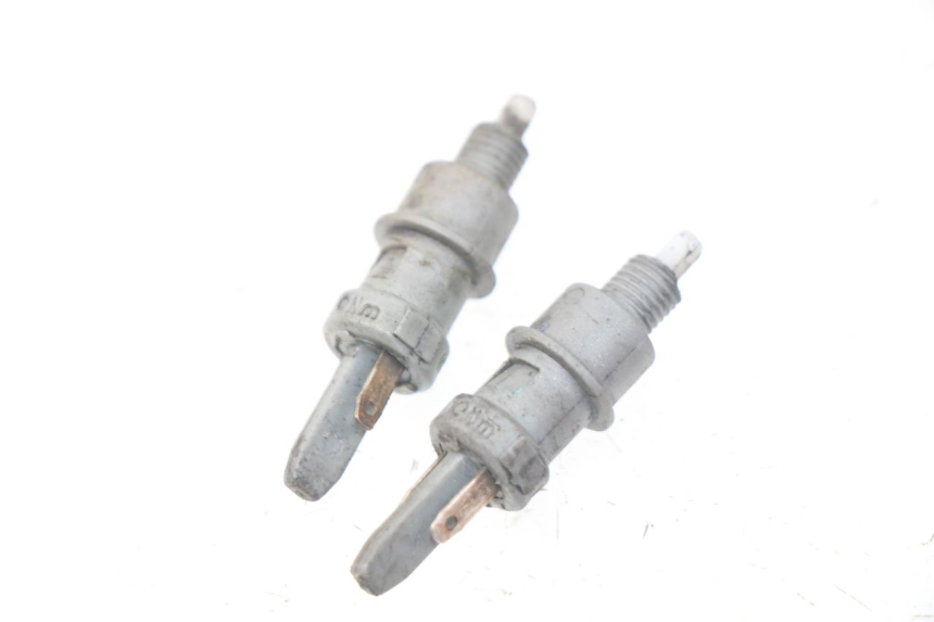 photo de INTERRUPTOR DE LUZ DE FRENO PEUGEOT LUDIX 50 (2005 - 2007)
