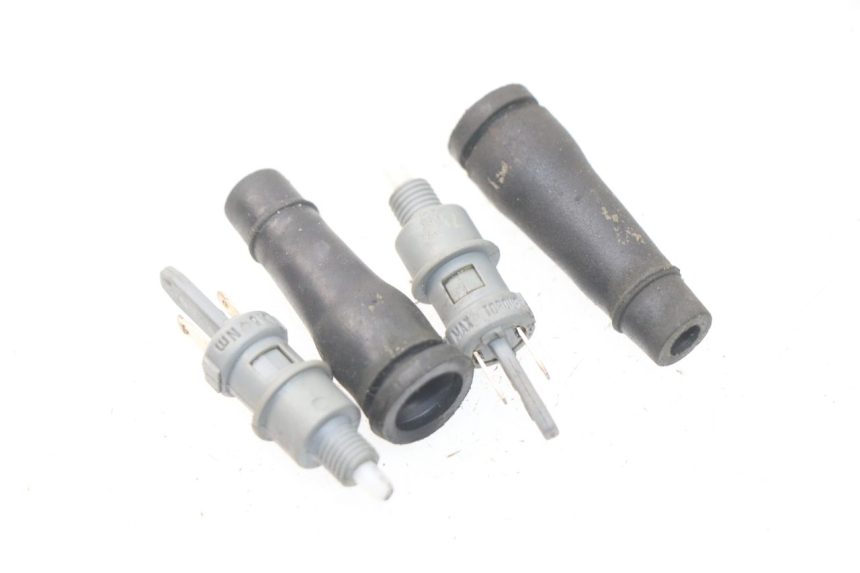 photo de LUZ FRENO INTERRUPTOR PEUGEOT METROPOLIS 400 (2017 - 2020)