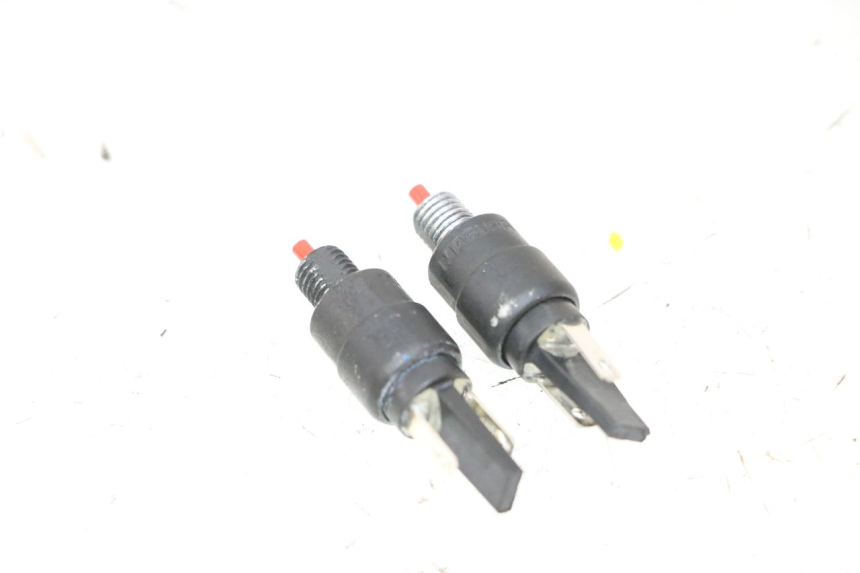 photo de LUZ FRENO INTERRUPTOR PIAGGIO MP3 HPE 310 (2024 - 2025)