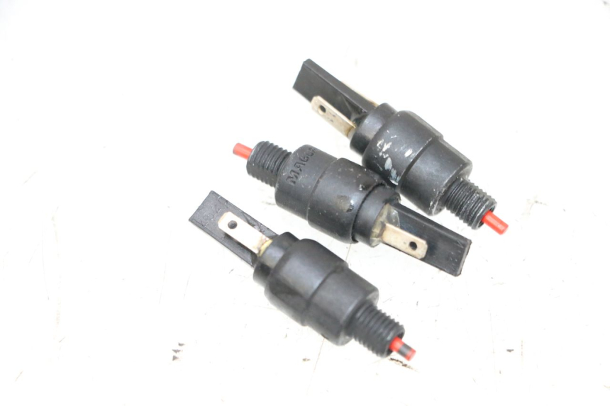 photo de LUZ FRENO INTERRUPTOR PIAGGIO MP3 HPE 300 (2019 - 2026) - Detalle de la pieza