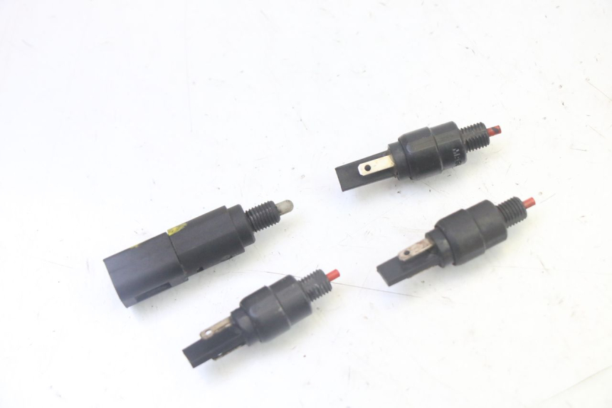 photo de LUZ FRENO INTERRUPTOR PIAGGIO MP3 LT 300 (2010 - 2016)