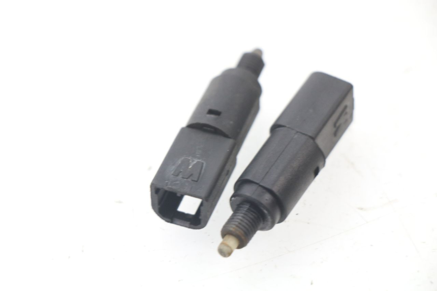 photo de INTERRUPTOR DE LUZ DE FRENO PIAGGIO MP3 125 (2006 - 2014)