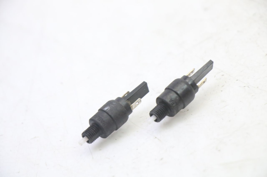 photo de INTERRUPTOR DE LUZ DE FRENO PIAGGIO MP3 RL 250 (2007 - 2010)