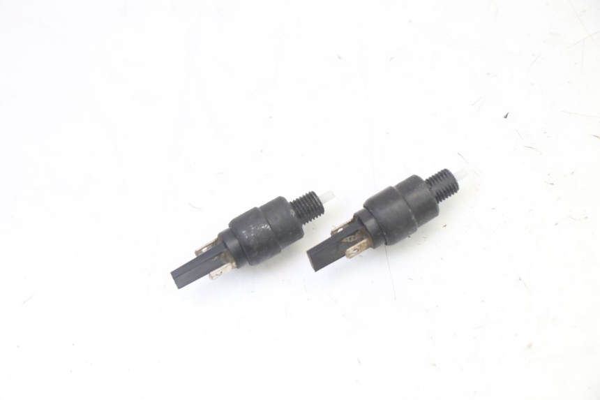 photo de INTERRUPTOR DE LUZ DE FRENO PIAGGIO MP3 RL 250 (2007 - 2010)