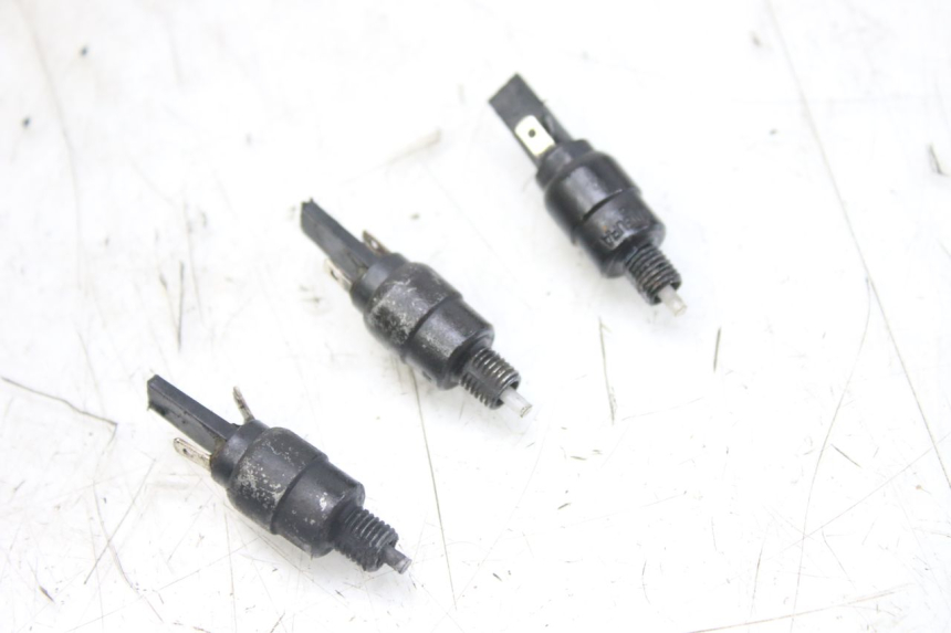 photo de INTERRUPTOR DE LUZ DE FRENO PIAGGIO MP3 RL 250 (2007 - 2010)