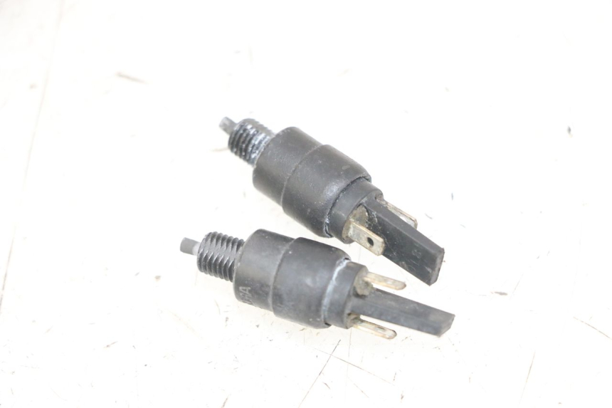 photo de LUZ FRENO INTERRUPTOR GILERA NEXUS 125 (2009 - 2013)