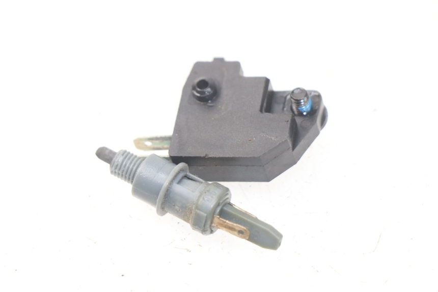 photo de INTERRUPTOR DE LUZ DE FRENO PEUGEOT KISBEE 2T 50 (2010 - 2017)