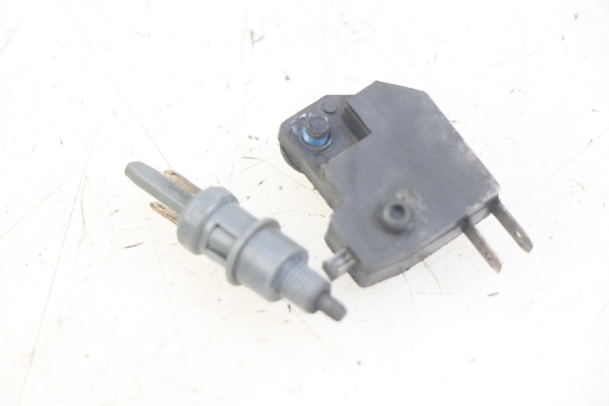 photo de INTERRUPTOR DE LUZ DE FRENO PEUGEOT KISBEE 2T 50 (2010 - 2017)