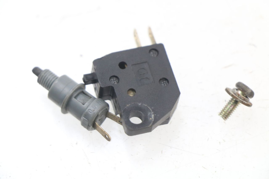 photo de INTERRUPTOR DE LUZ DE FRENO PEUGEOT KISBEE 4T 50 (2010 - 2017)