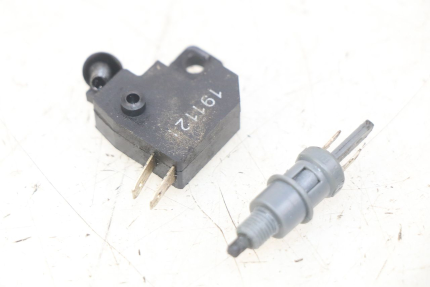 photo de CONTACTOR DE LUZ DE FRENO PEUGEOT KISBEE 4T 50 (2018 - 2022)