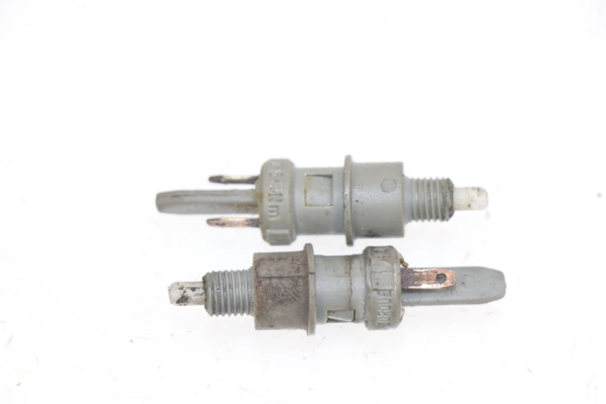 photo de INTERRUPTOR DE LUZ DE FRENO PEUGEOT LUDIX 50 (2005 - 2007)