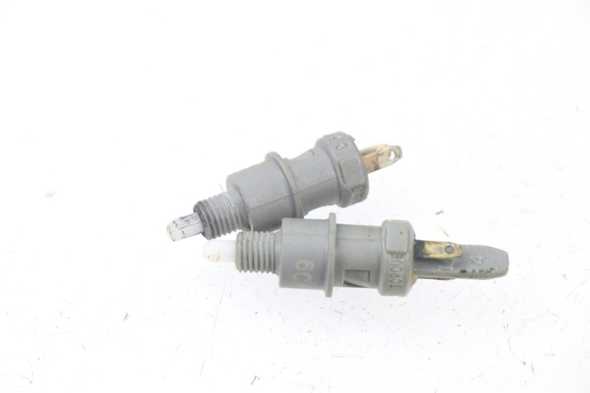 photo de INTERRUPTOR DE LUZ DE FRENO PEUGEOT LUDIX 50 (2008 - 2017)