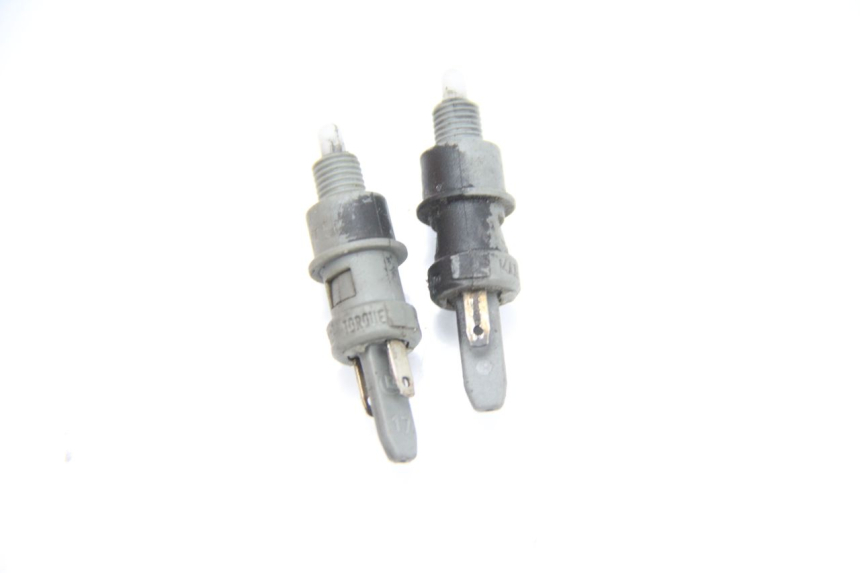 photo de INTERRUPTOR DE LUZ DE FRENO PEUGEOT LUDIX 50 (2008 - 2017)