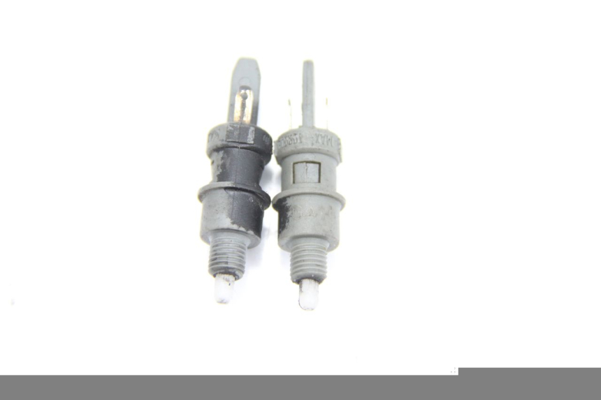 photo de INTERRUPTOR DE LUZ DE FRENO PEUGEOT LUDIX 50 (2008 - 2017)
