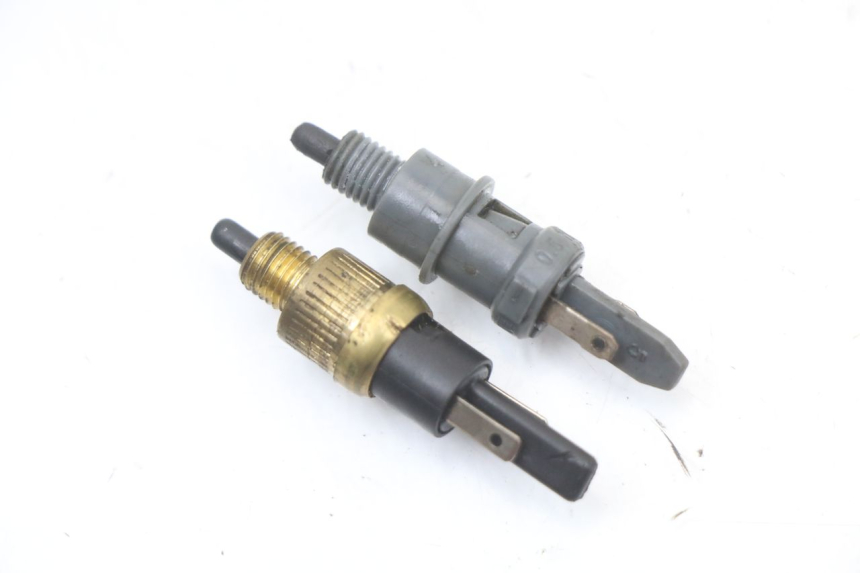 photo de LUZ FRENO INTERRUPTOR PEUGEOT STREETZONE I 2T 50 (2018 - 2020)