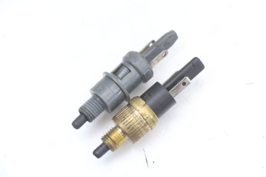 photo de LUZ FRENO INTERRUPTOR PEUGEOT STREETZONE I 2T 50 (2018 - 2020)