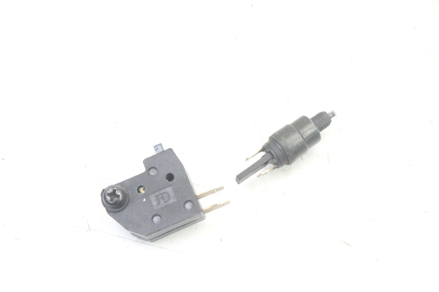 photo de LUZ FRENO INTERRUPTOR PEUGEOT STREETZONE I 2T 50 (2018 - 2020)