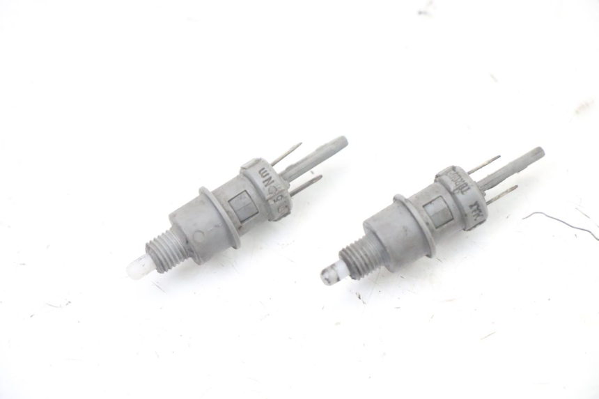 photo de LUZ FRENO INTERRUPTOR PEUGEOT TKR TREKKER FURIOUS 50 (2005 - 2014)