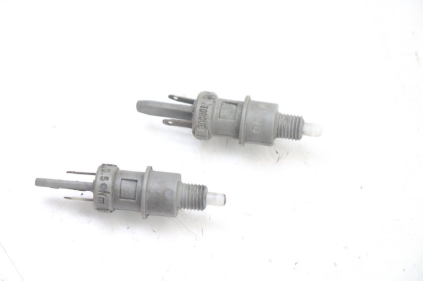 photo de LUZ FRENO INTERRUPTOR PEUGEOT TKR TREKKER FURIOUS 50 (2005 - 2014)