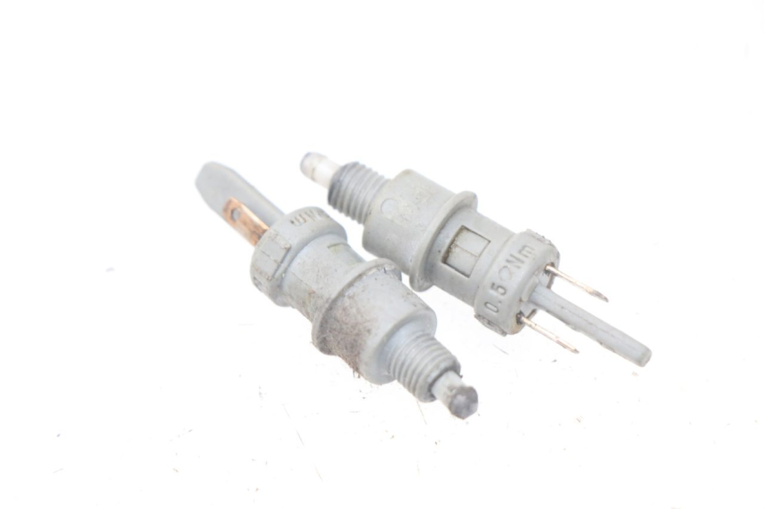 photo de INTERRUPTOR DE LUZ DE FRENO PEUGEOT VIVACITY 50 (1998 - 2003)