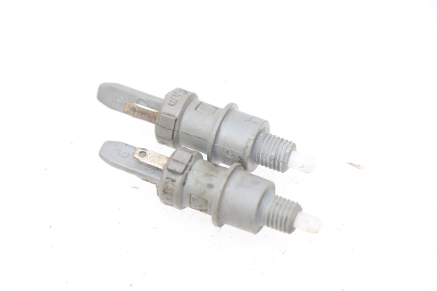 photo de INTERRUPTOR DE LUZ DE FRENO PEUGEOT VIVACITY 50 (1998 - 2003)