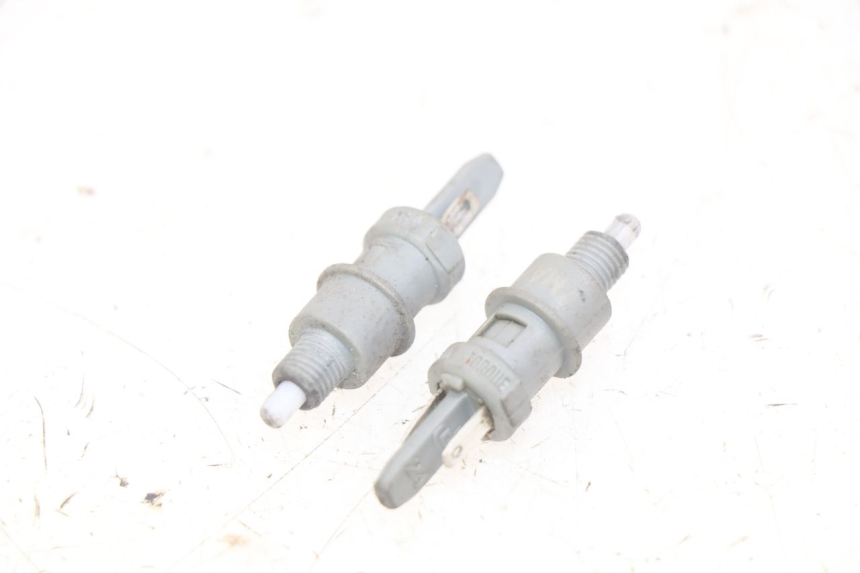 photo de INTERRUPTOR DE LUZ DE FRENO PEUGEOT VIVACITY 50 (1998 - 2003)
