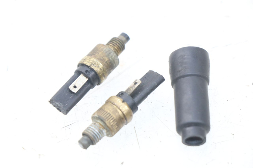 photo de LUZ FRENO INTERRUPTOR PEUGEOT VIVACITY 100 (1999 - 2008)