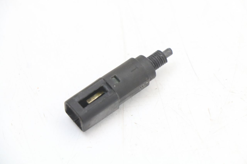 photo de LUZ FRENO INTERRUPTOR PIAGGIO FLY 4T 50 (2004 - 2010)