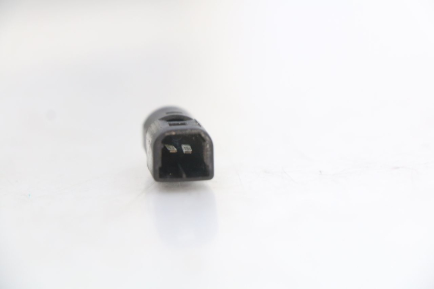 photo de LUZ FRENO INTERRUPTOR PIAGGIO FLY 4T 50 (2004 - 2010)