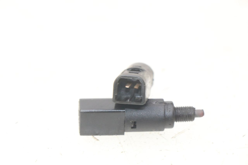 photo de INTERRUPTOR DE LUZ DE FRENO PIAGGIO FLY 100 (2006 - 2010)