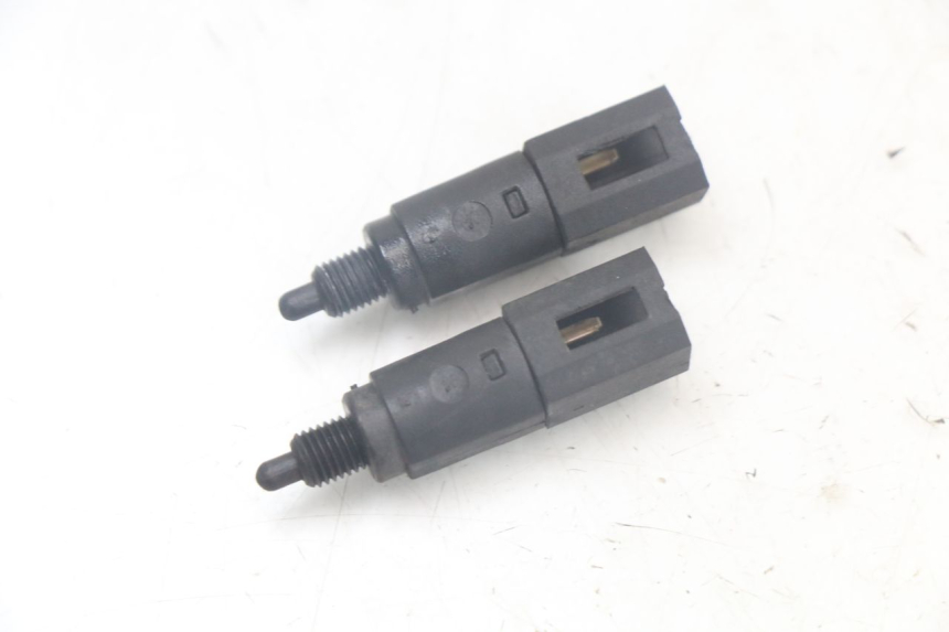 photo de INTERRUPTOR DE LUZ DE FRENO PIAGGIO LIBERTY 125 (2009 - 2013)