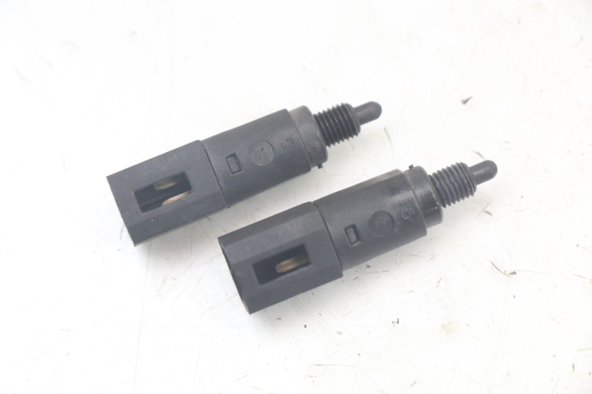 photo de INTERRUPTOR DE LUZ DE FRENO PIAGGIO LIBERTY 125 (2009 - 2013)